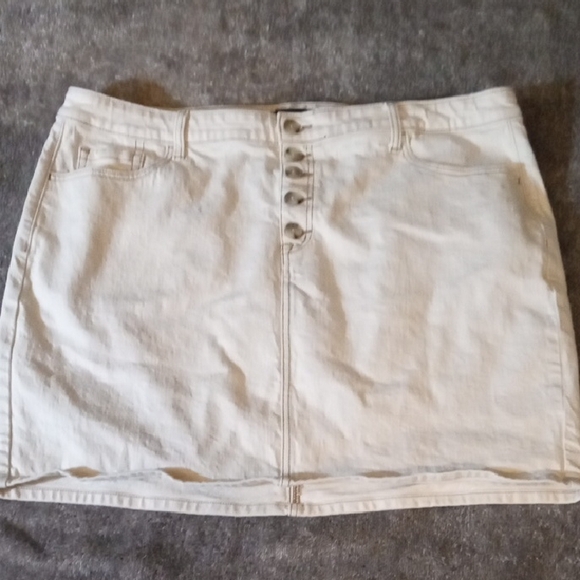 Torrid Natural Cream Five Pocket Button Fly Skirt - Picture 1 of 8